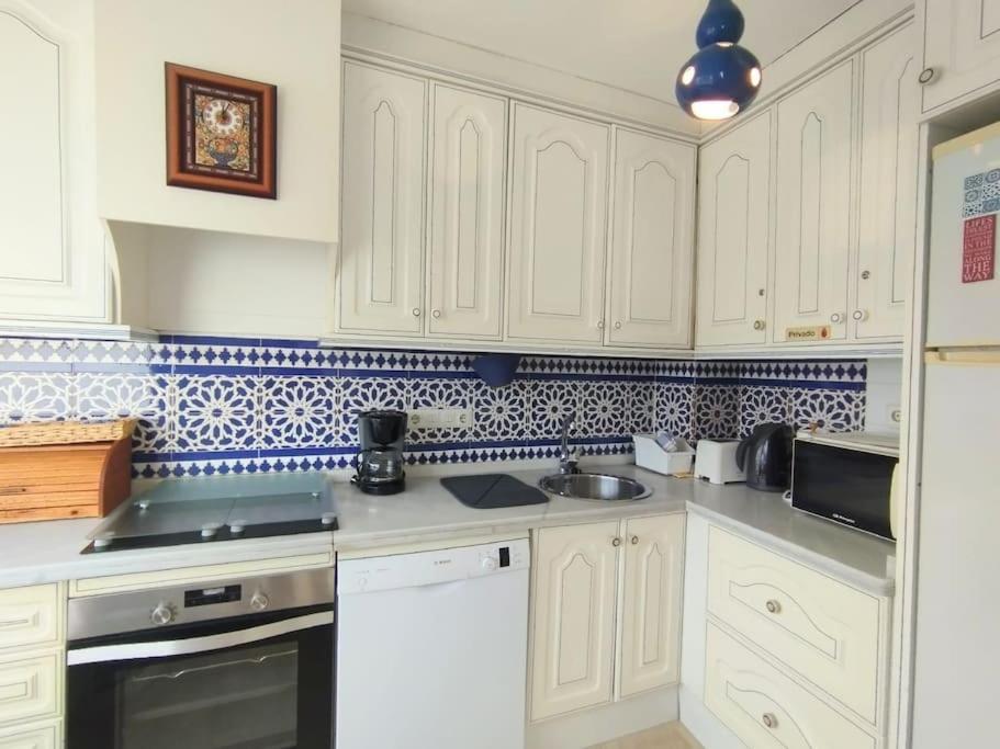 Beautiful 2 Bedroom In Calle Carabeo, 네르하 외부 사진