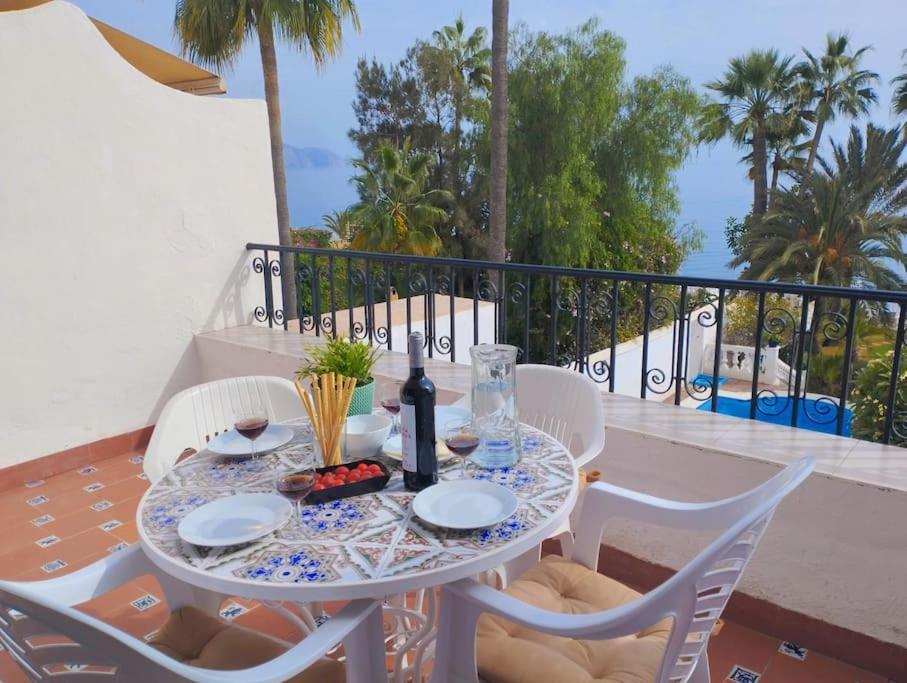 Beautiful 2 Bedroom In Calle Carabeo, 네르하 외부 사진