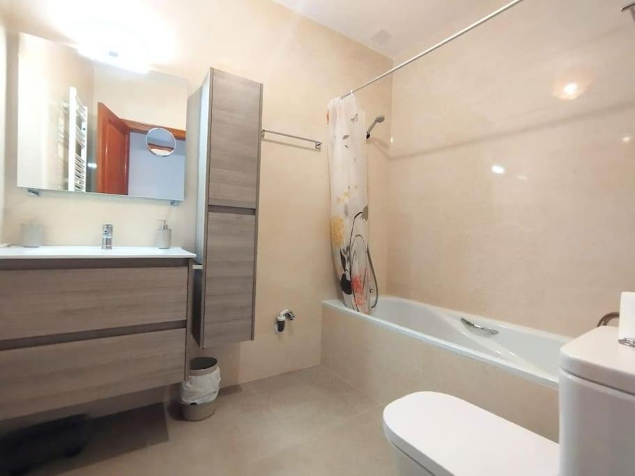 Beautiful 2 Bedroom In Calle Carabeo, 네르하 외부 사진